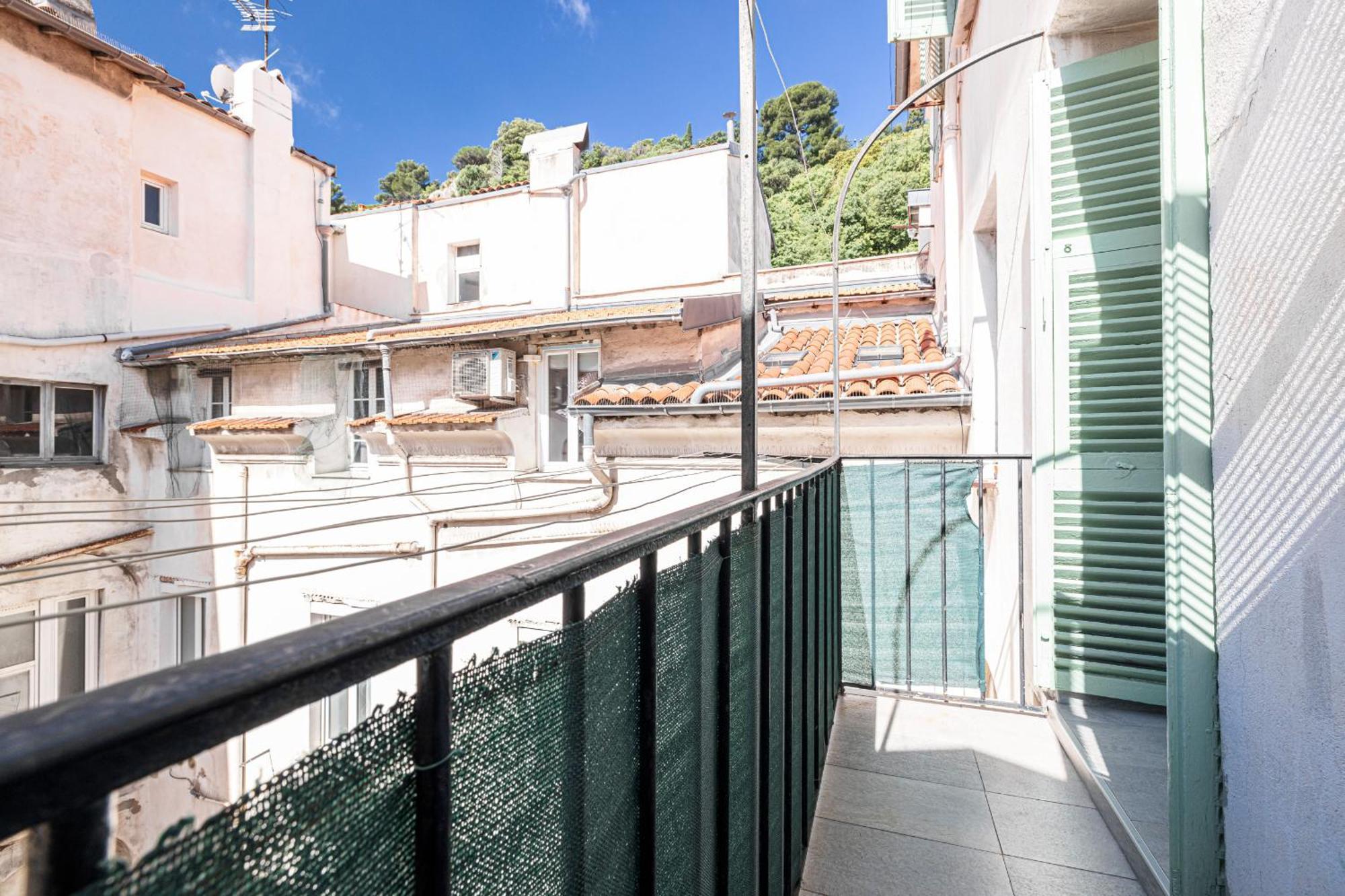 Large & Quiet 1 Bdr At Port *