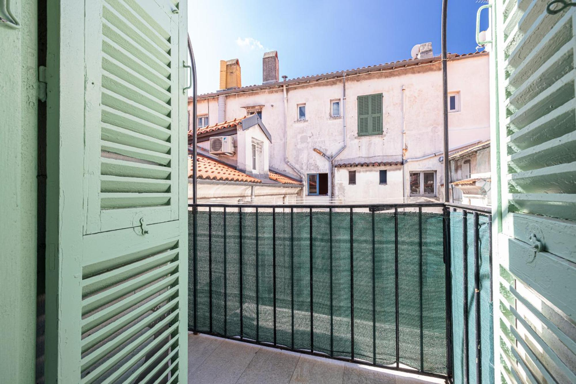 Large & Quiet 1 Bdr At Port Apartment