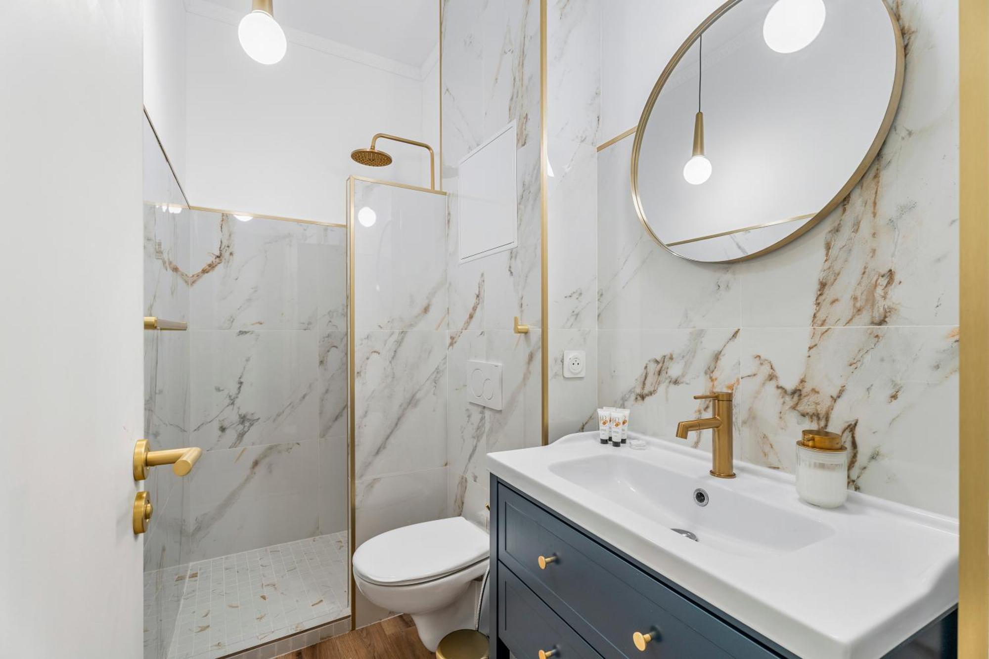 Renting - Verdi - Charm & Comfort & Aircon Apartment *