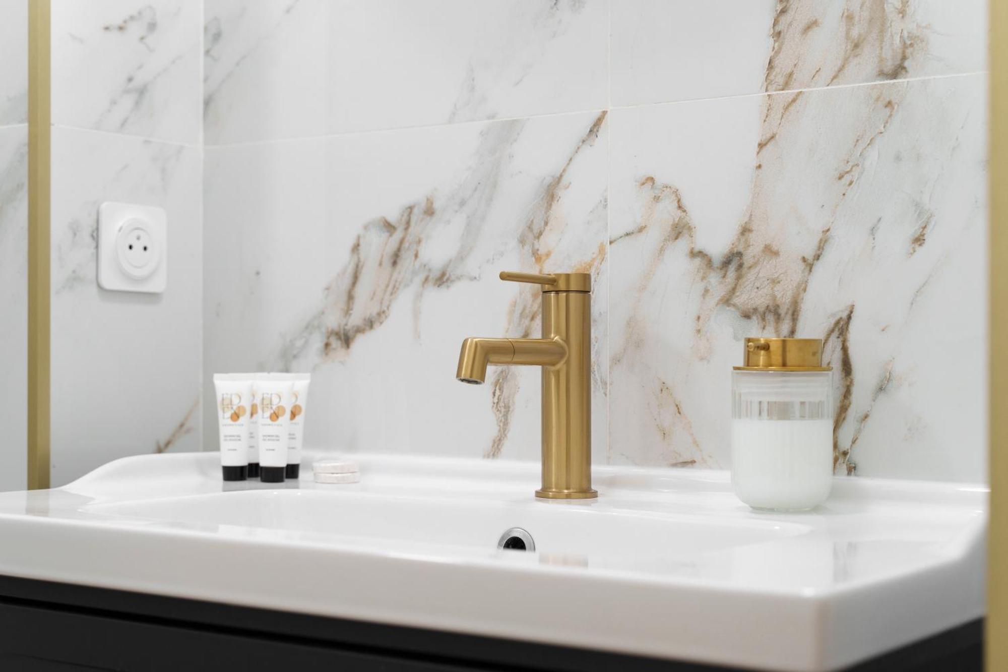 Renting - Verdi - Charm & Comfort & Aircon Nice