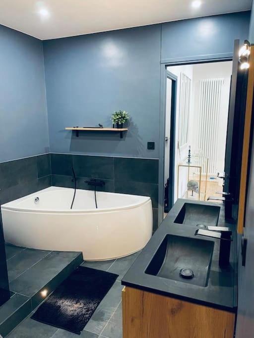 Luxueux Appartement, Carre D'or, Square Mozart * Nice