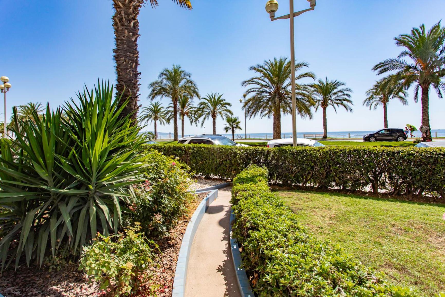 L54 1bdr Promenade Sea View Ac & Balcony Apartment