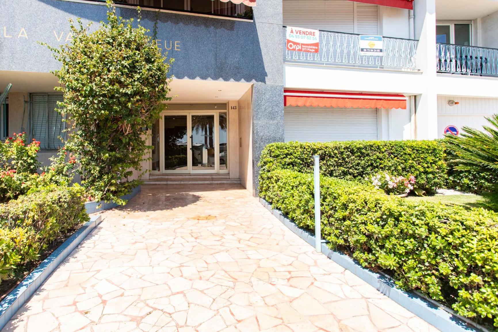 Apartment L54 1bdr Promenade Sea View Ac & Balcony