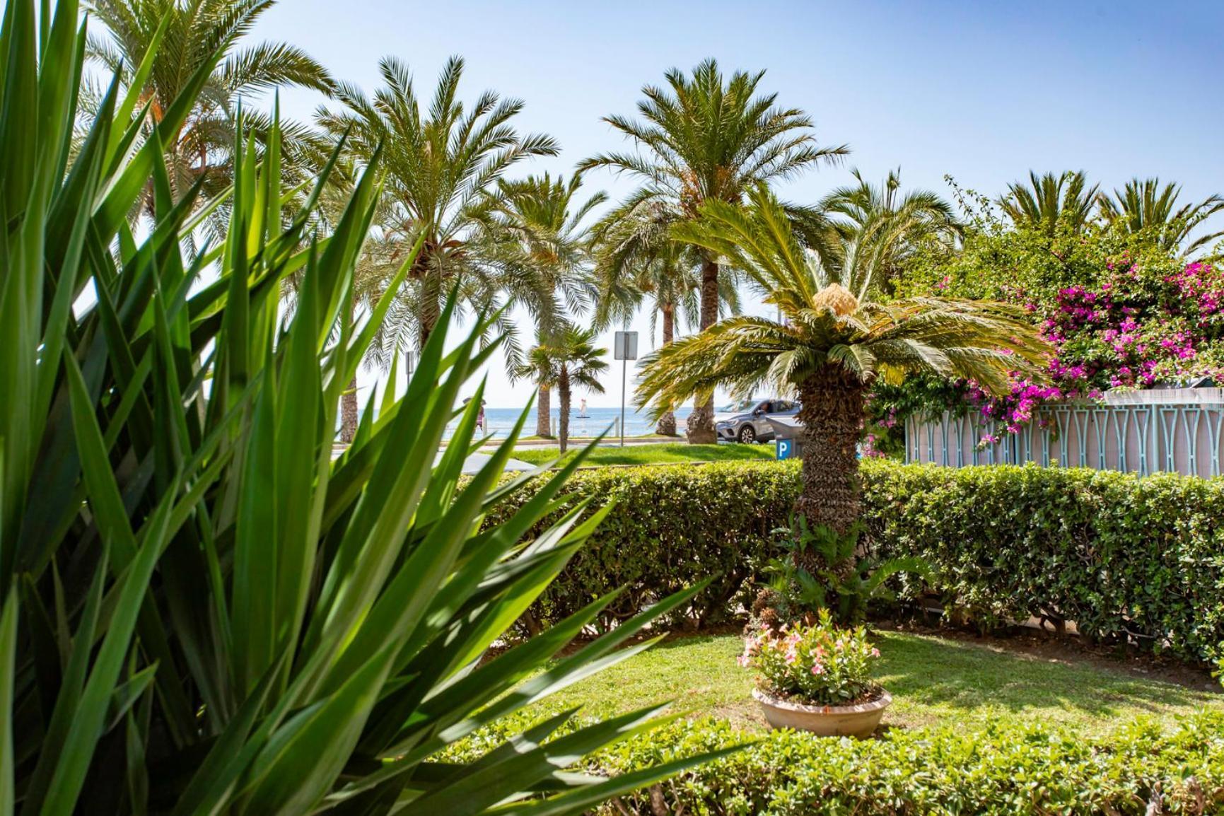 L54 1bdr Promenade Sea View Ac & Balcony Apartment *