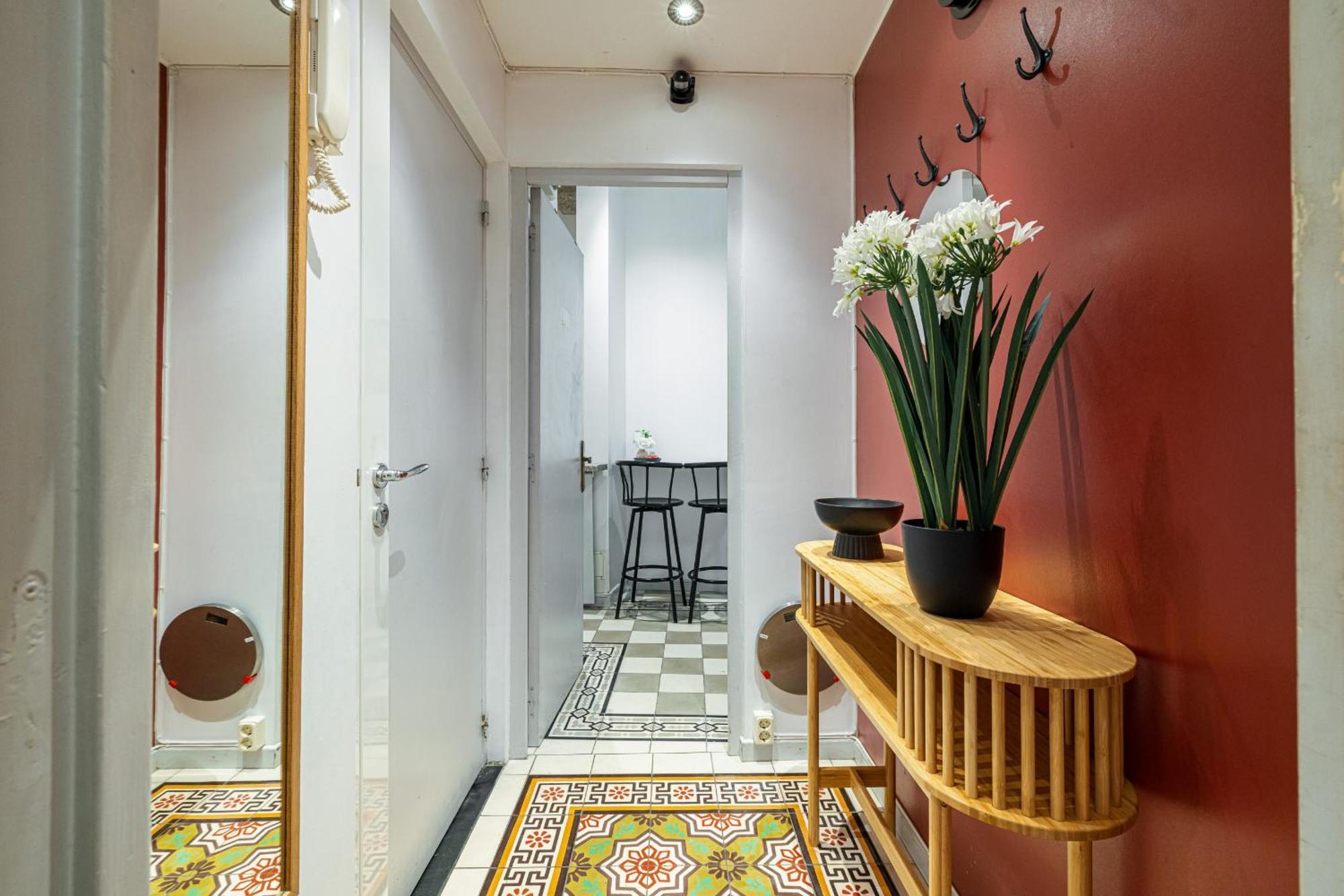 2 Bdr With Independent - Old Town Nice