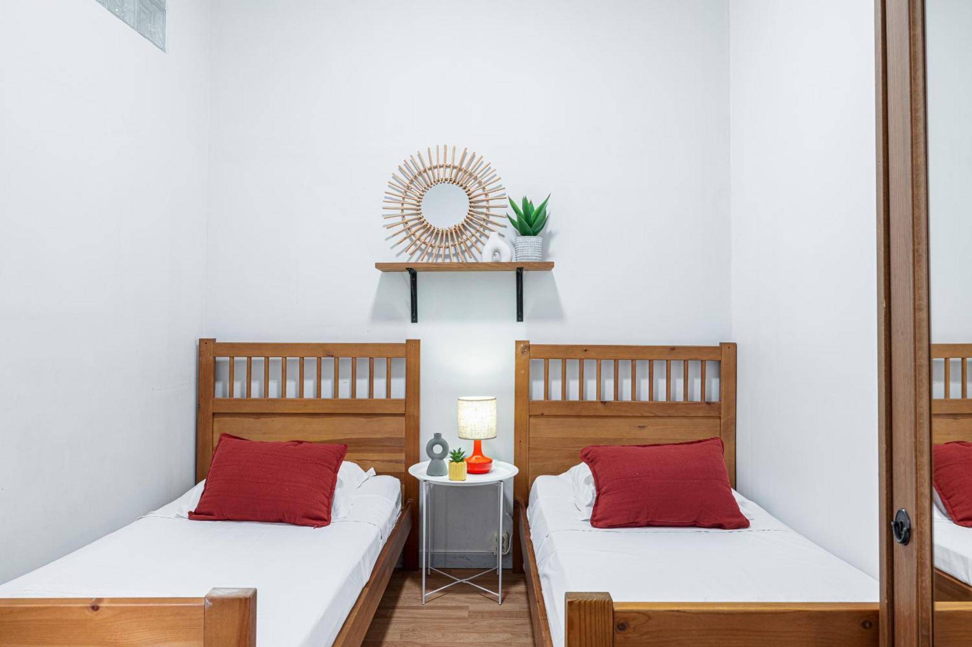 2 Bdr With Independent - Old Town