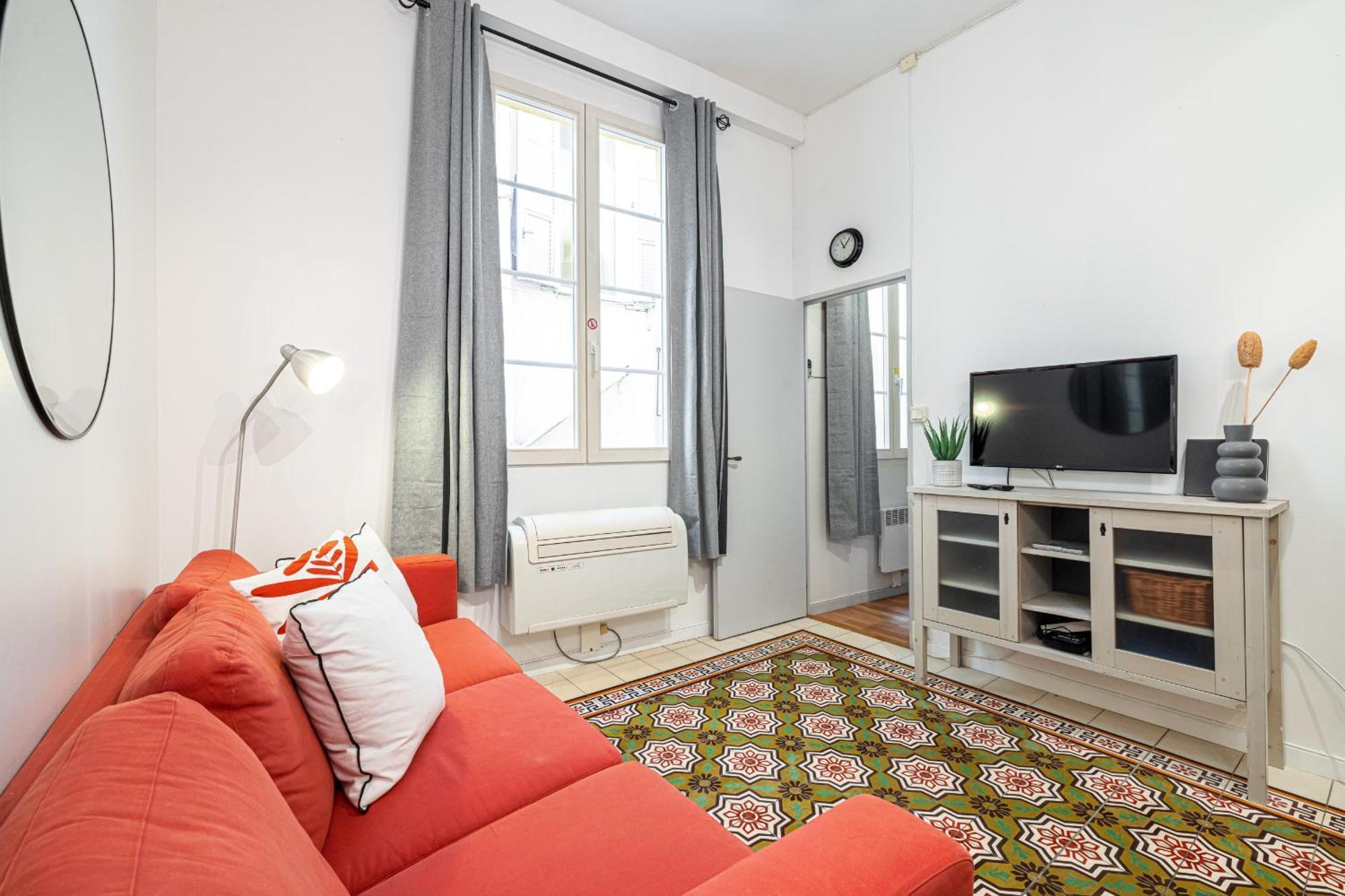 2 Bdr With Independent - Old Town