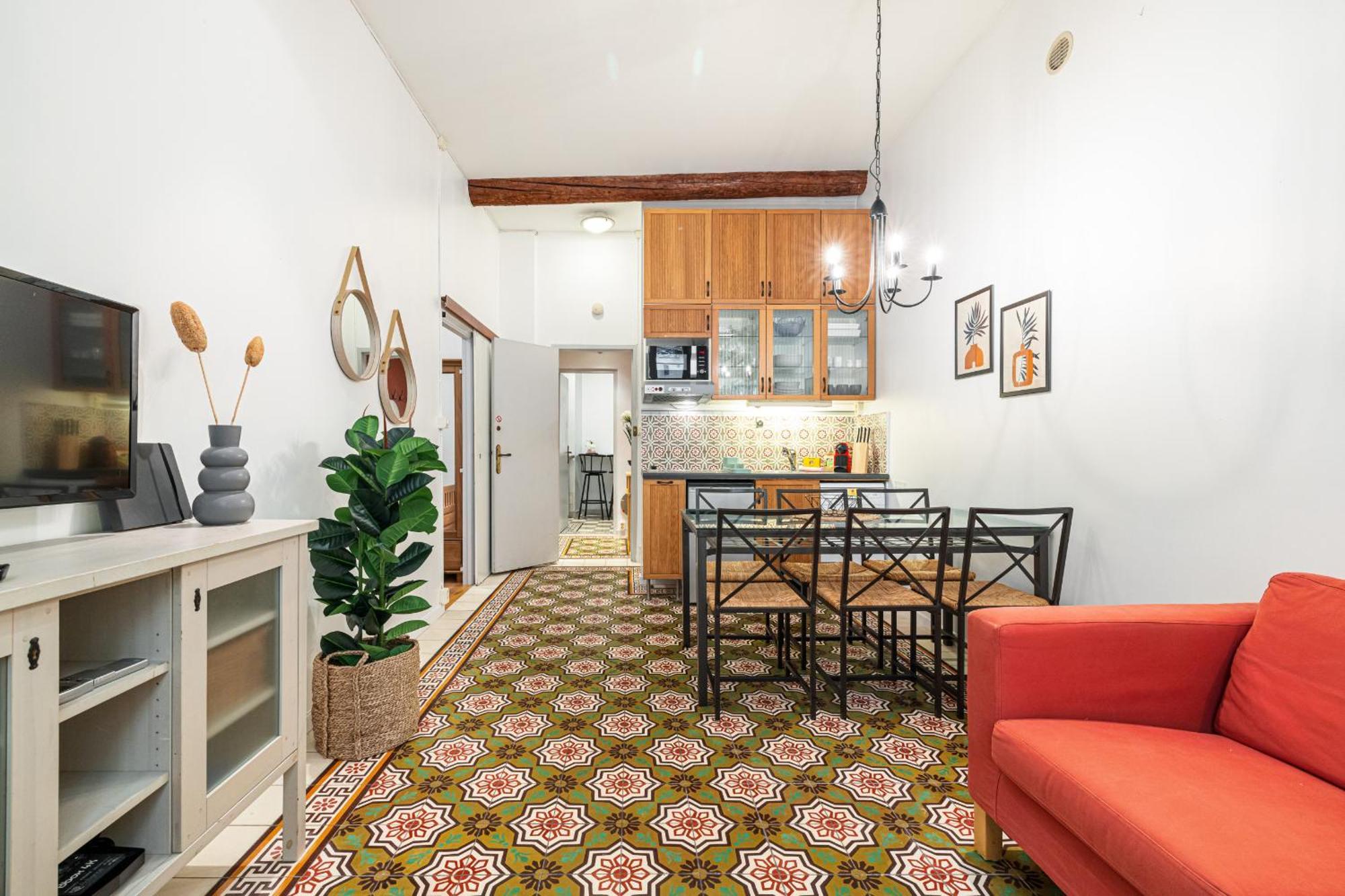 2 Bdr With Independent - Old Town Apartment *