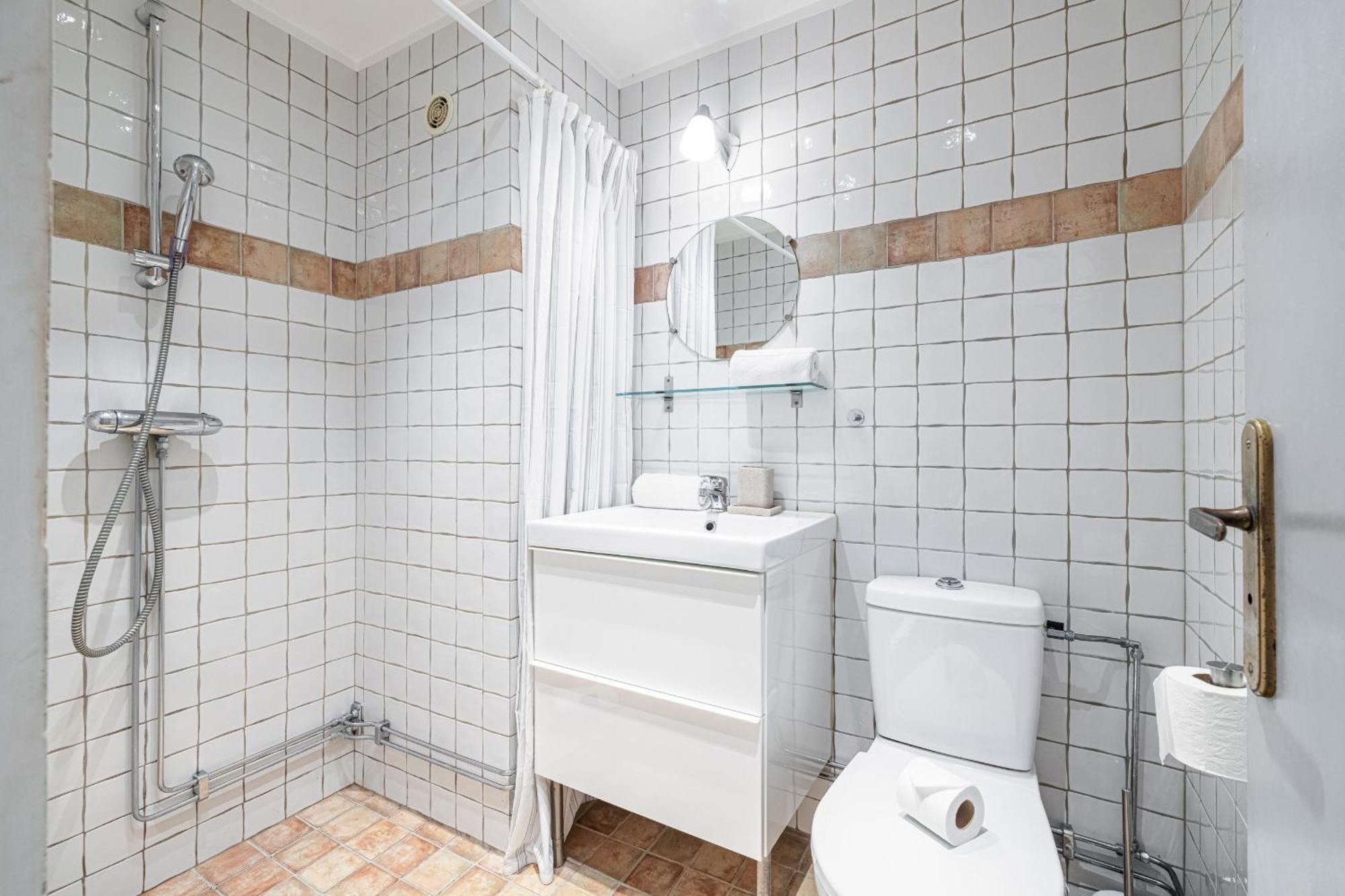 2 Bdr With Independent - Old Town Nice