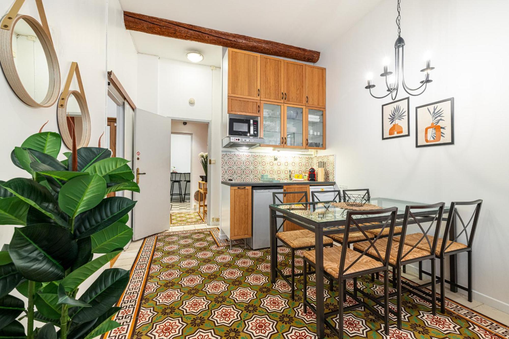 2 Bdr With Independent - Old Town Apartment *