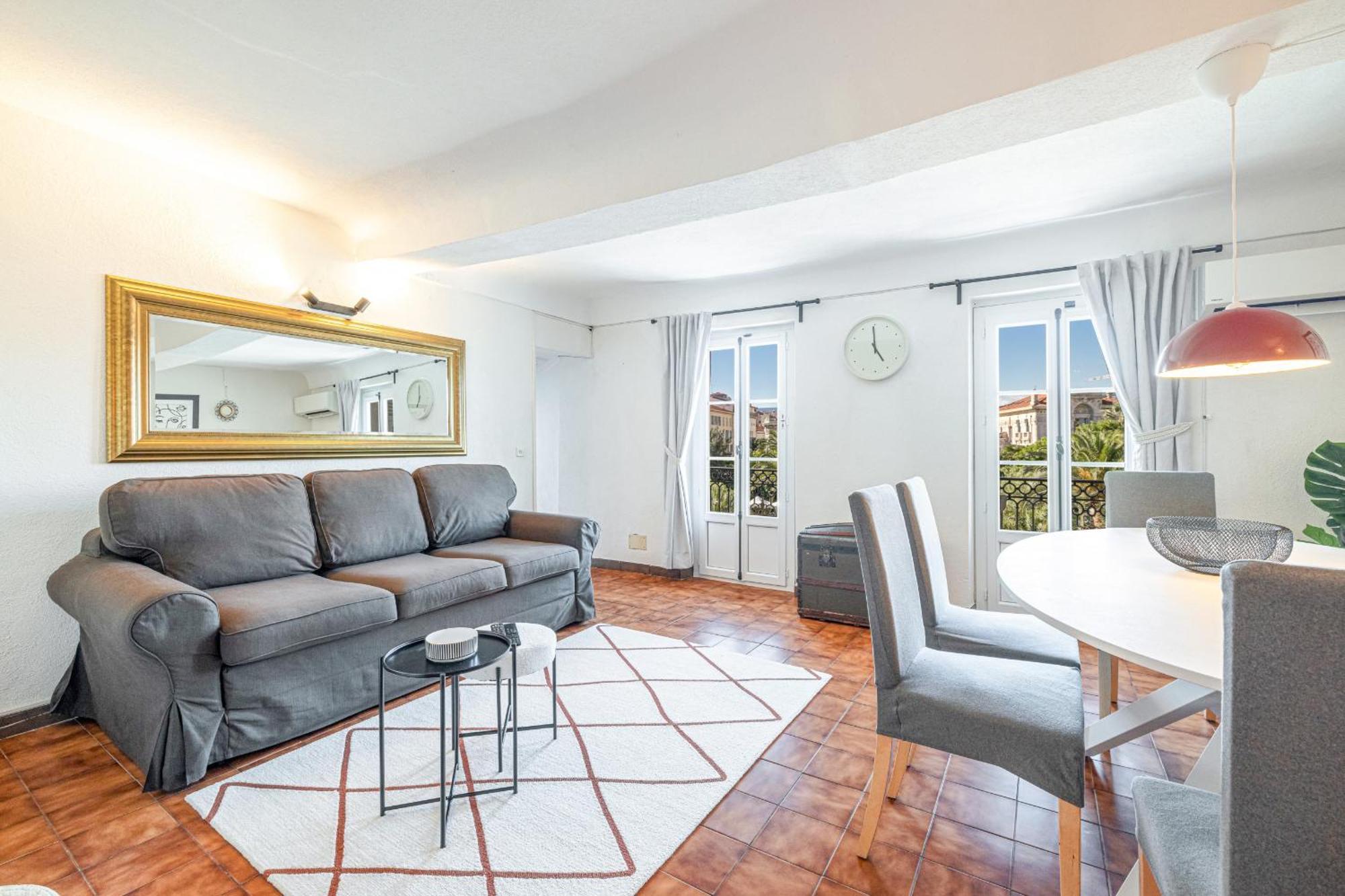 2 Bdr Panoramic View On Gardens Apartment Nice