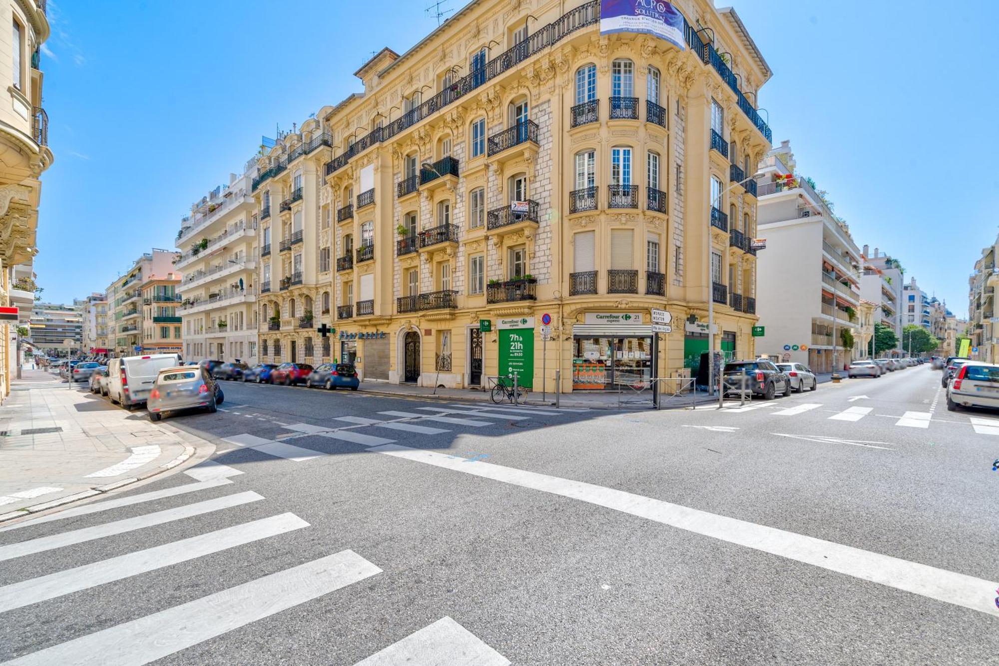 Hypercentre De Climatise Nice