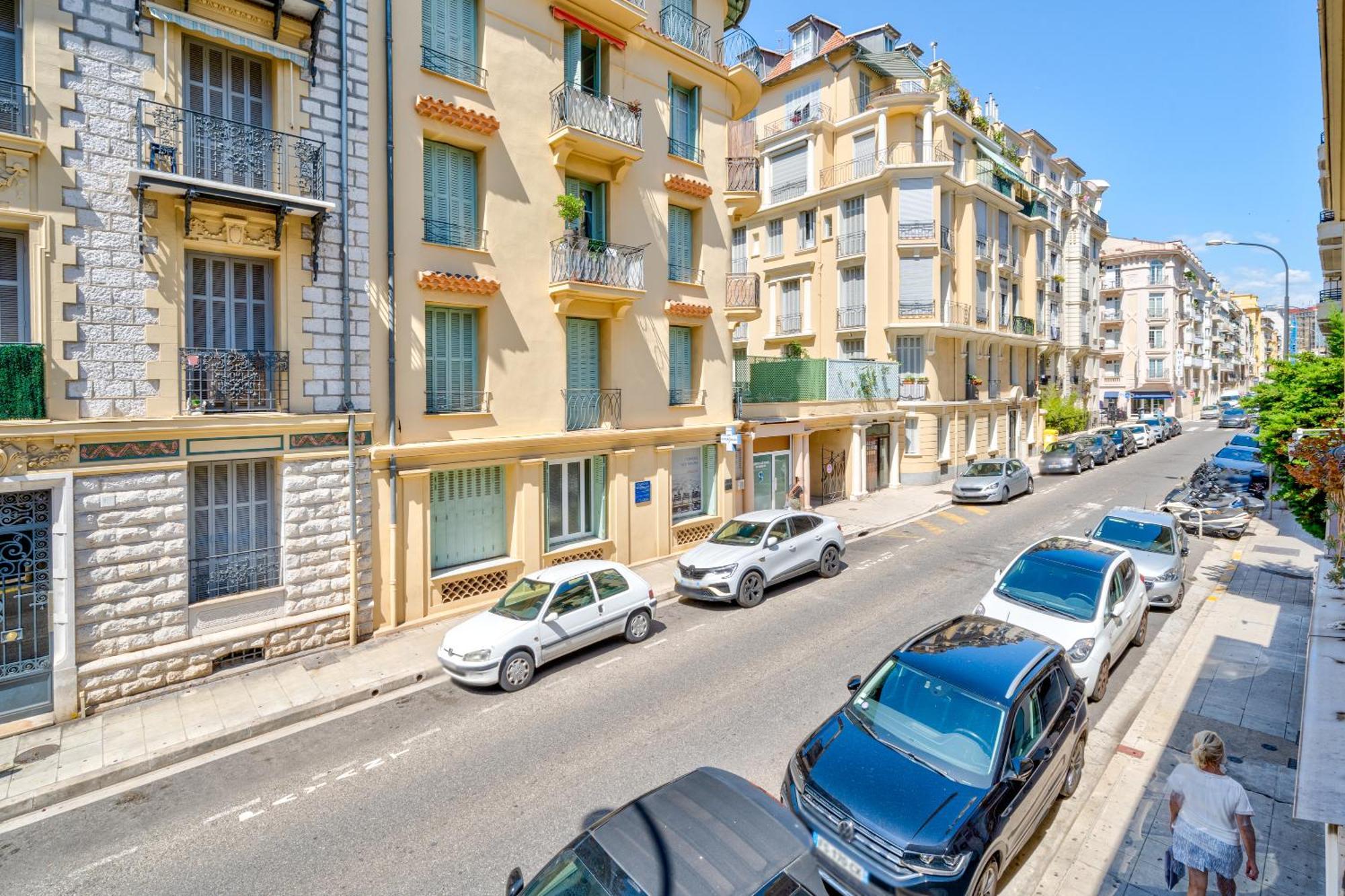 Hypercentre De Climatise *