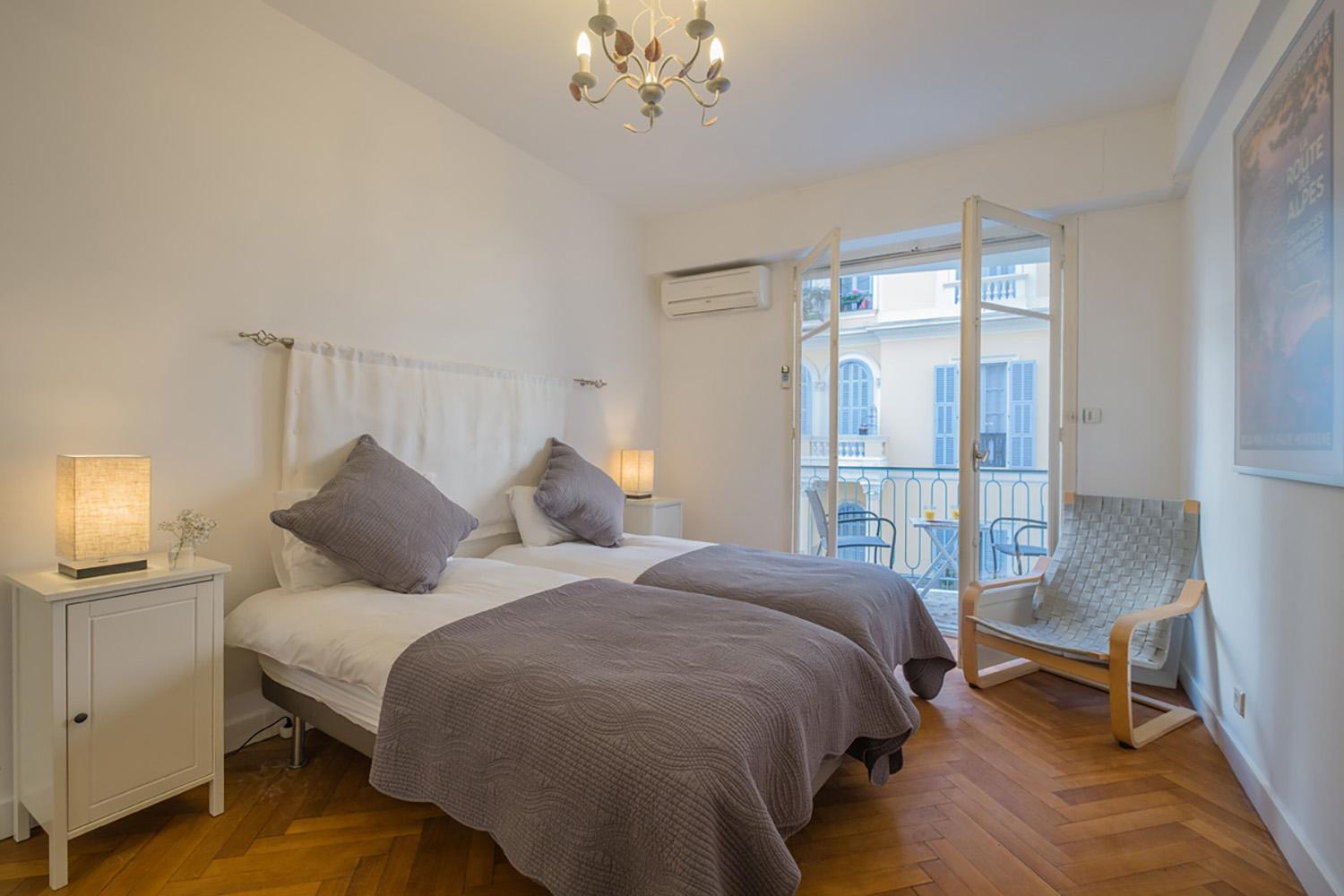 Luxury On Promenade Des In Apartment *