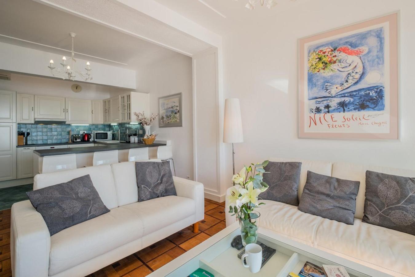 Luxury On Promenade Des In *