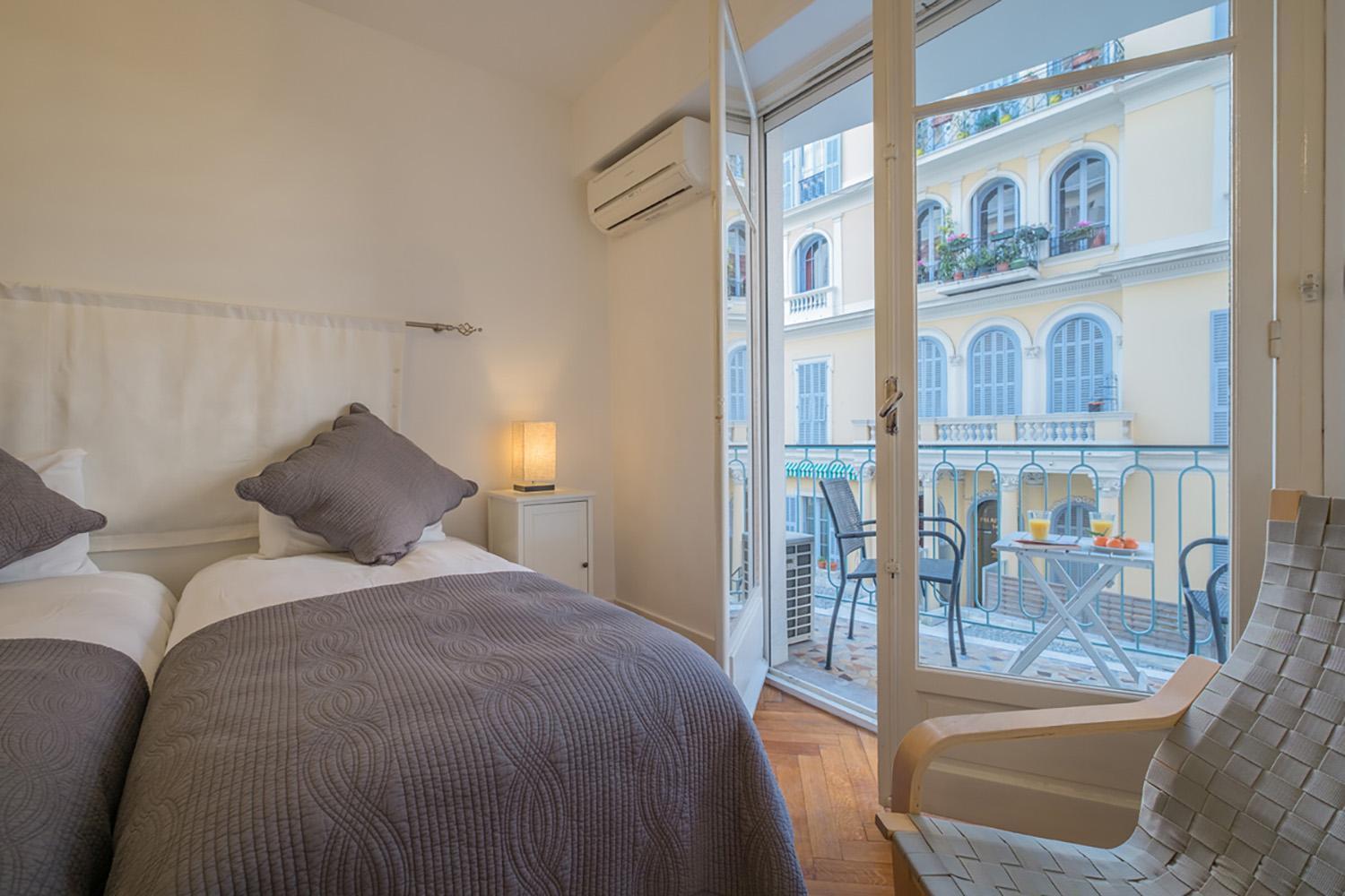 Luxury On Promenade Des In Apartment