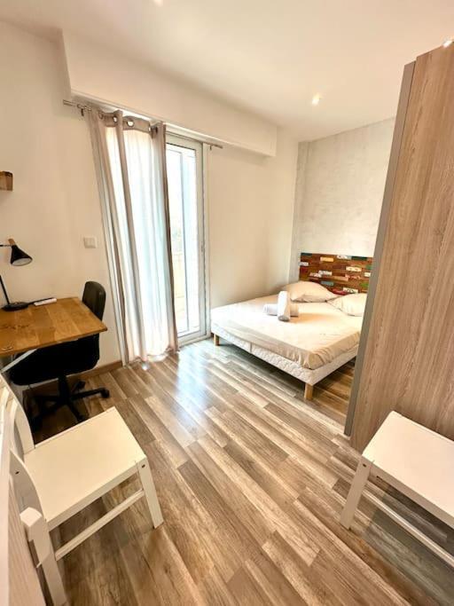 Avec 4 Doubles - Proche De La Mer, Des Transports Et De La Promenade Des Apartment