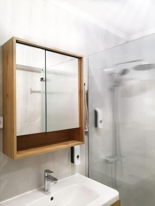 Apartment Chez L'hadriana, 2x Ac Clim Wi-fi,newly Renovated *
