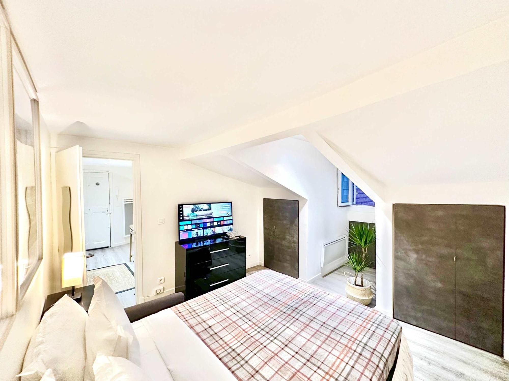 Ersextius, Ggb3, Nice