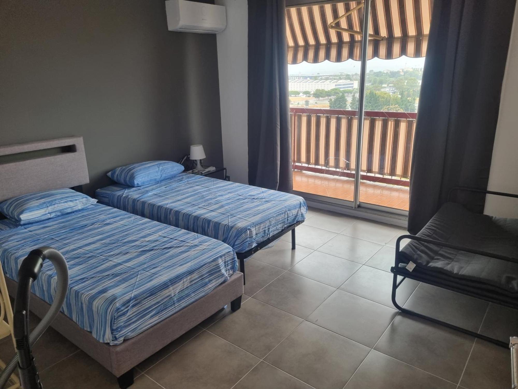 Apartment F3 ,appartement Climatise Neuf, Magnifique Vue Sur Et Aeroport, Proche Tram Et Gare Sncf 1 Min,aeroport 3 Minutes, 3 Rooms, New Ac Apartment, Magnificent Sea And Airport Views, Close To Tram And Sncf Train Station 1 Min, Airport 3 Min