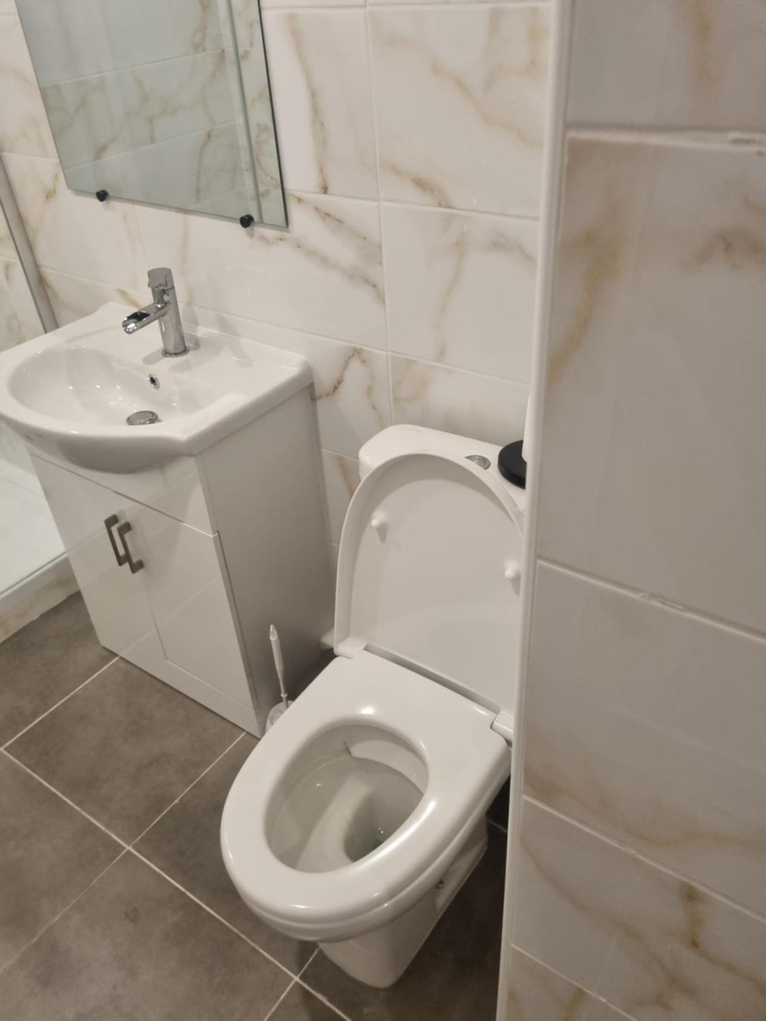 F3 ,appartement Climatise Neuf, Magnifique Vue Sur Et Aeroport, Proche Tram Et Gare Sncf 1 Min,aeroport 3 Minutes, 3 Rooms, New Ac Apartment, Magnificent Sea And Airport Views, Close To Tram And Sncf Train Station 1 Min, Airport 3 Min Nice