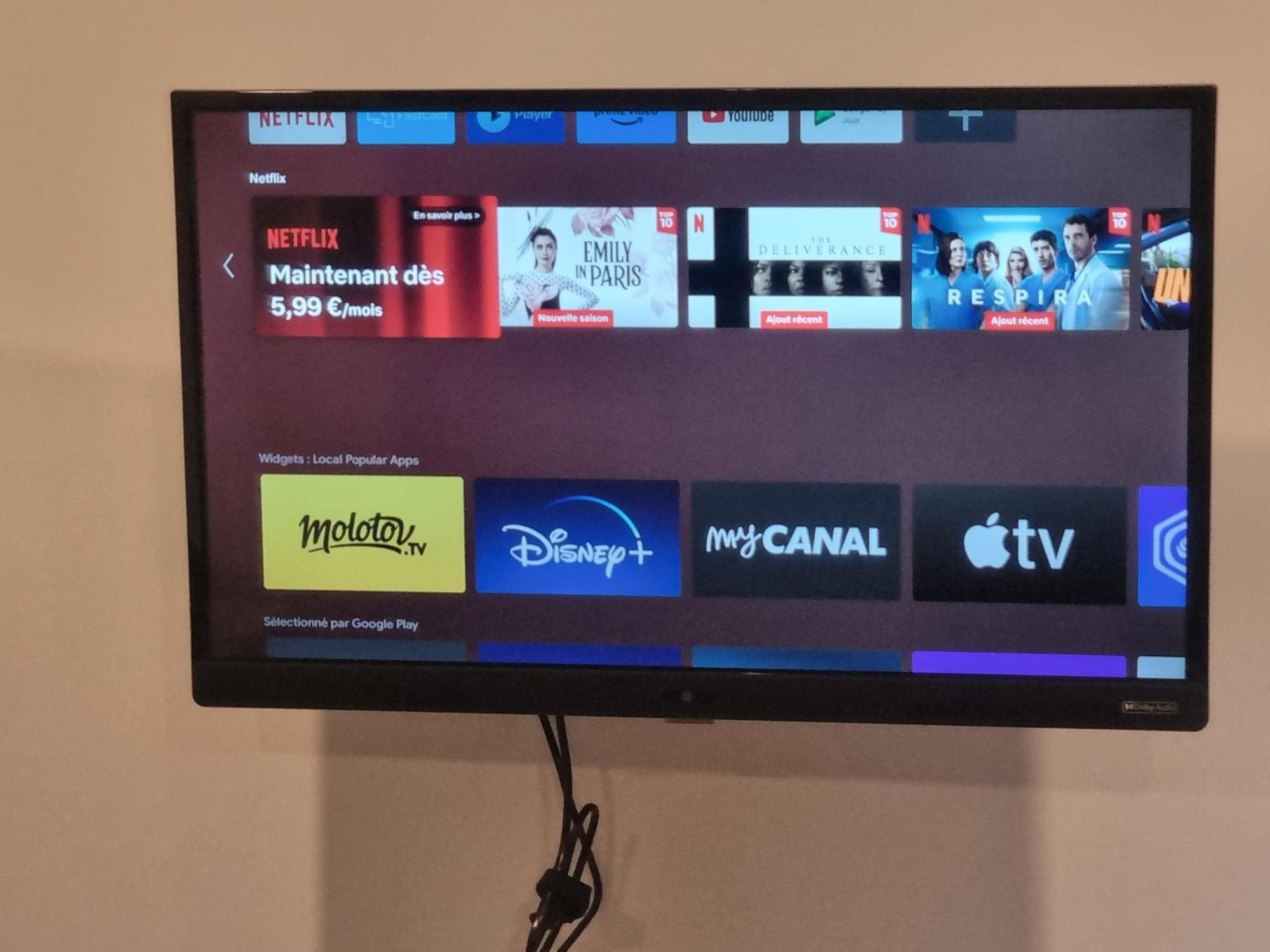 F3 ,appartement Climatise Neuf, Magnifique Vue Sur Et Aeroport, Proche Tram Et Gare Sncf 1 Min,aeroport 3 Minutes, 3 Rooms, New Ac Apartment, Magnificent Sea And Airport Views, Close To Tram And Sncf Train Station 1 Min, Airport 3 Min * Nice