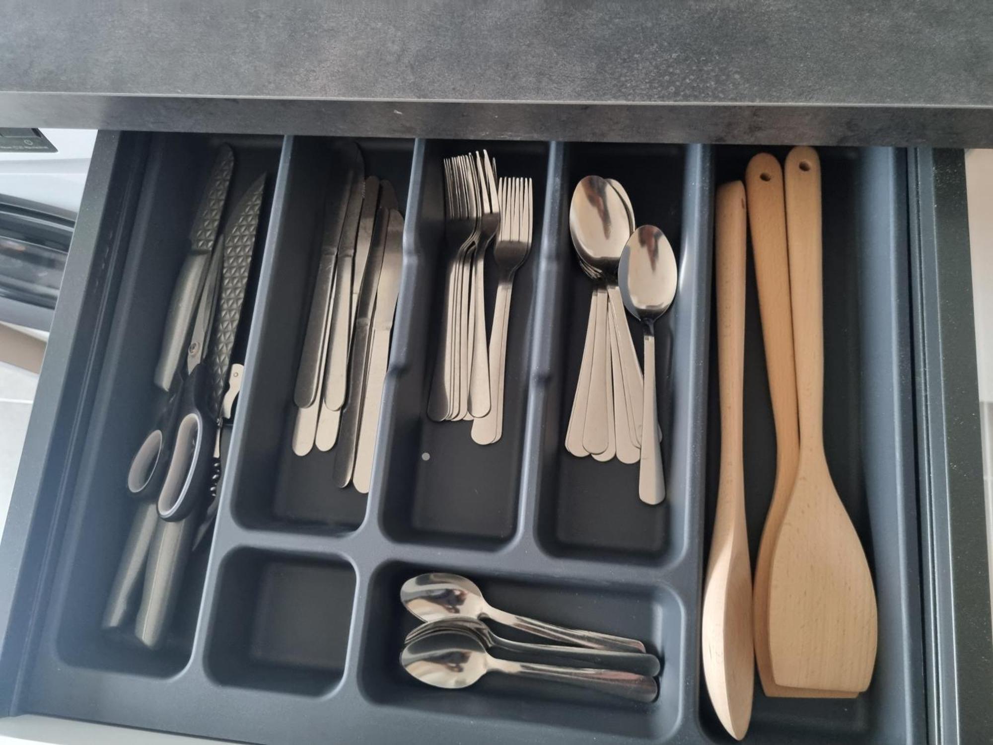 F3 ,appartement Climatise Neuf, Magnifique Vue Sur Et Aeroport, Proche Tram Et Gare Sncf 1 Min,aeroport 3 Minutes, 3 Rooms, New Ac Apartment, Magnificent Sea And Airport Views, Close To Tram And Sncf Train Station 1 Min, Airport 3 Min Apartment