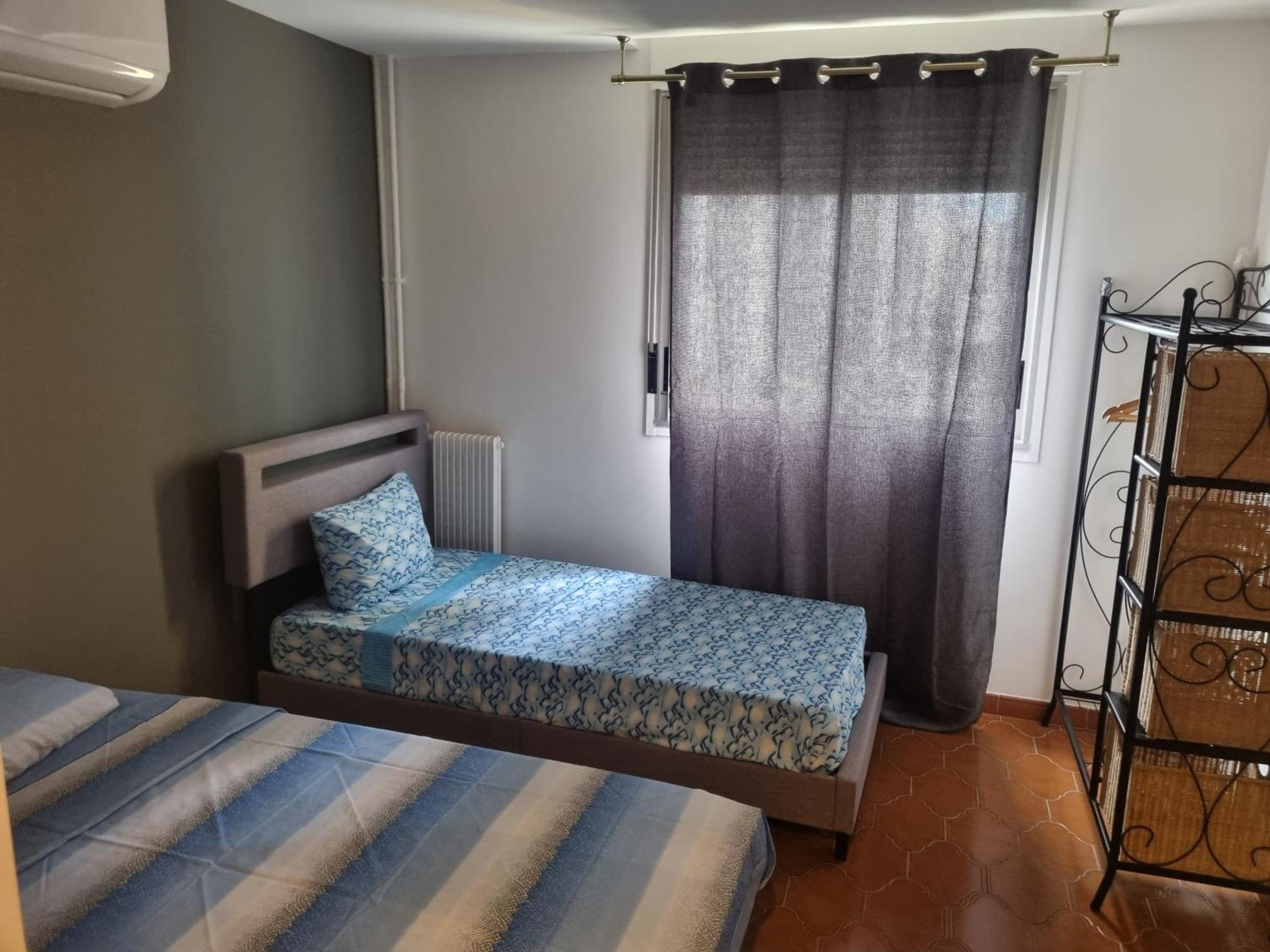Apartment F3 ,appartement Climatise Neuf, Magnifique Vue Sur Et Aeroport, Proche Tram Et Gare Sncf 1 Min,aeroport 3 Minutes, 3 Rooms, New Ac Apartment, Magnificent Sea And Airport Views, Close To Tram And Sncf Train Station 1 Min, Airport 3 Min *
