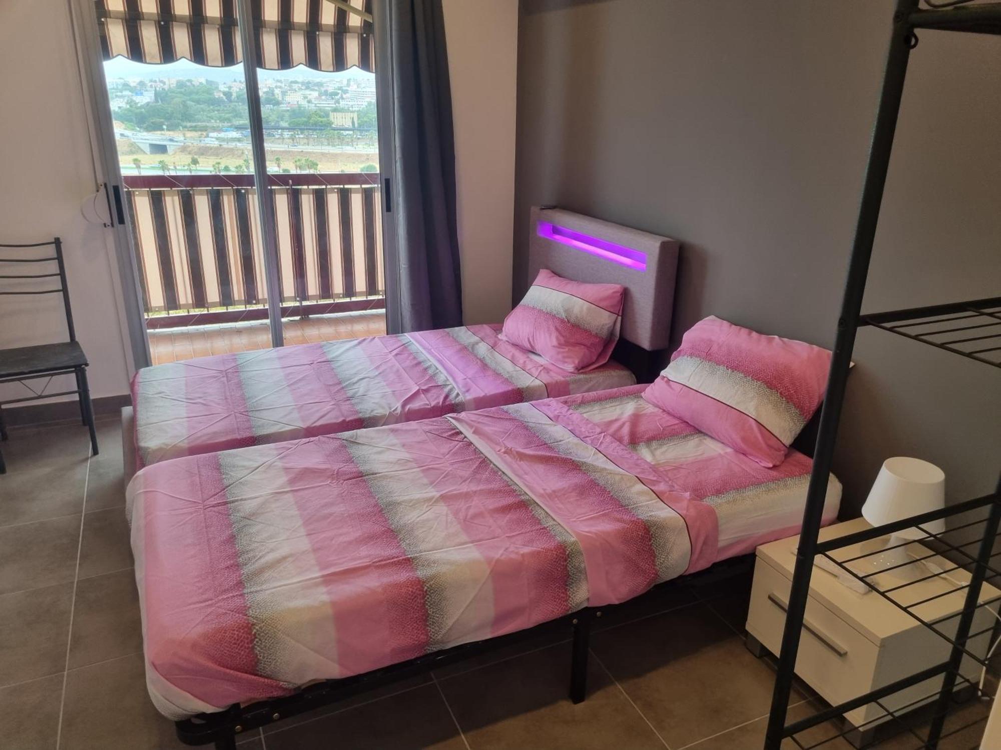 F3 ,appartement Climatise Neuf, Magnifique Vue Sur Et Aeroport, Proche Tram Et Gare Sncf 1 Min,aeroport 3 Minutes, 3 Rooms, New Ac Apartment, Magnificent Sea And Airport Views, Close To Tram And Sncf Train Station 1 Min, Airport 3 Min * Nice