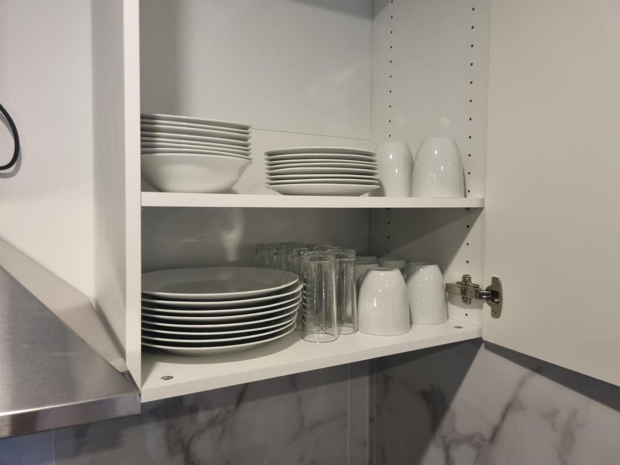 Apartment F2 F3 ,appartement Climatise Neuf, Magnifique Vue Sur Et Aeroport, Proche Tram Et Gare Sncf 1 Min,aeroport 3 Minutes, 2or3 Rooms, New Ac Apartment, Magnificent Sea And Airport Views, Close To Tram And Sncf Train Station 1 Min, Airport 3 Min Nice