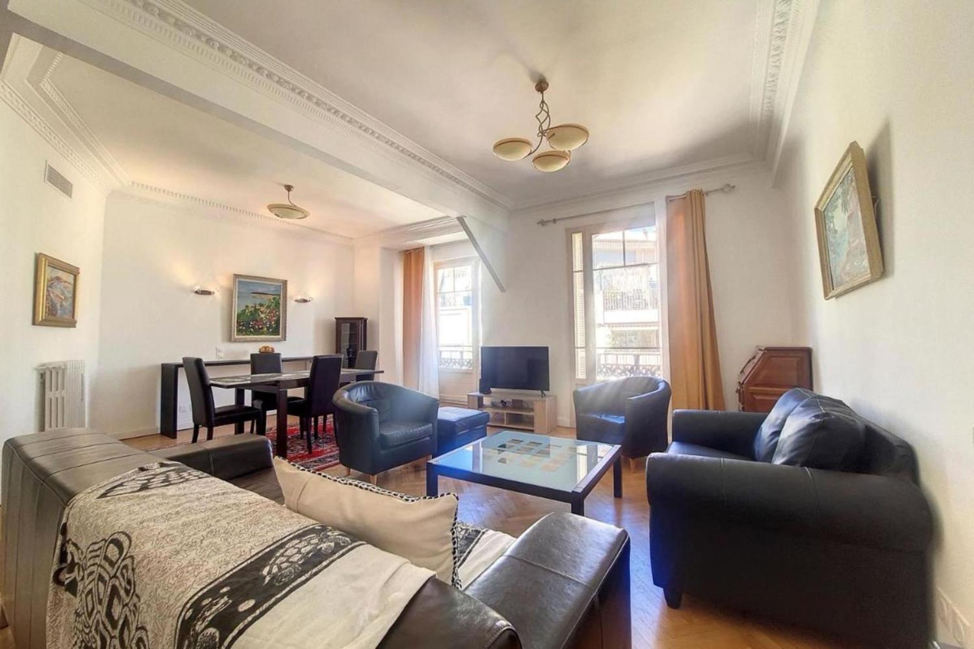 Bright Air-conditioned Flat In The Centre * Nice