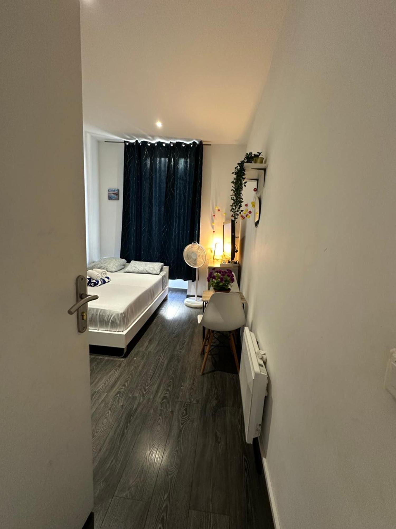 Homestay Delight 1st Door *