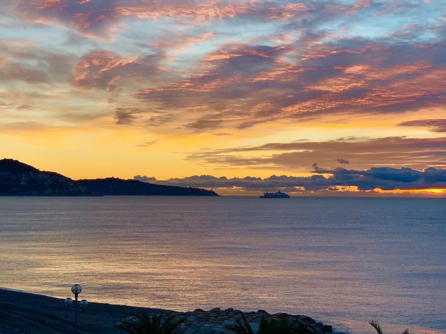 La Vague Bleue Apartment *