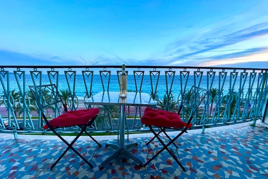 La Vague Bleue * Nice