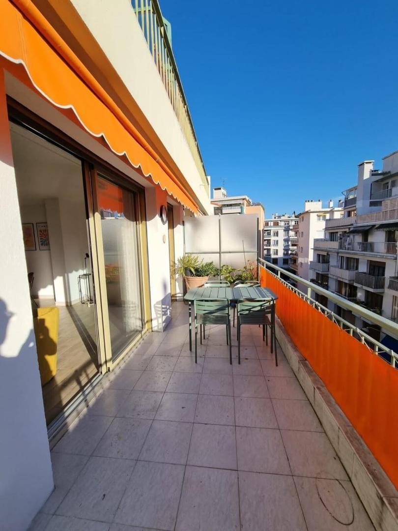 Magnifique T3, Spacieux, Lumineux Et Traversant Apartment Nice