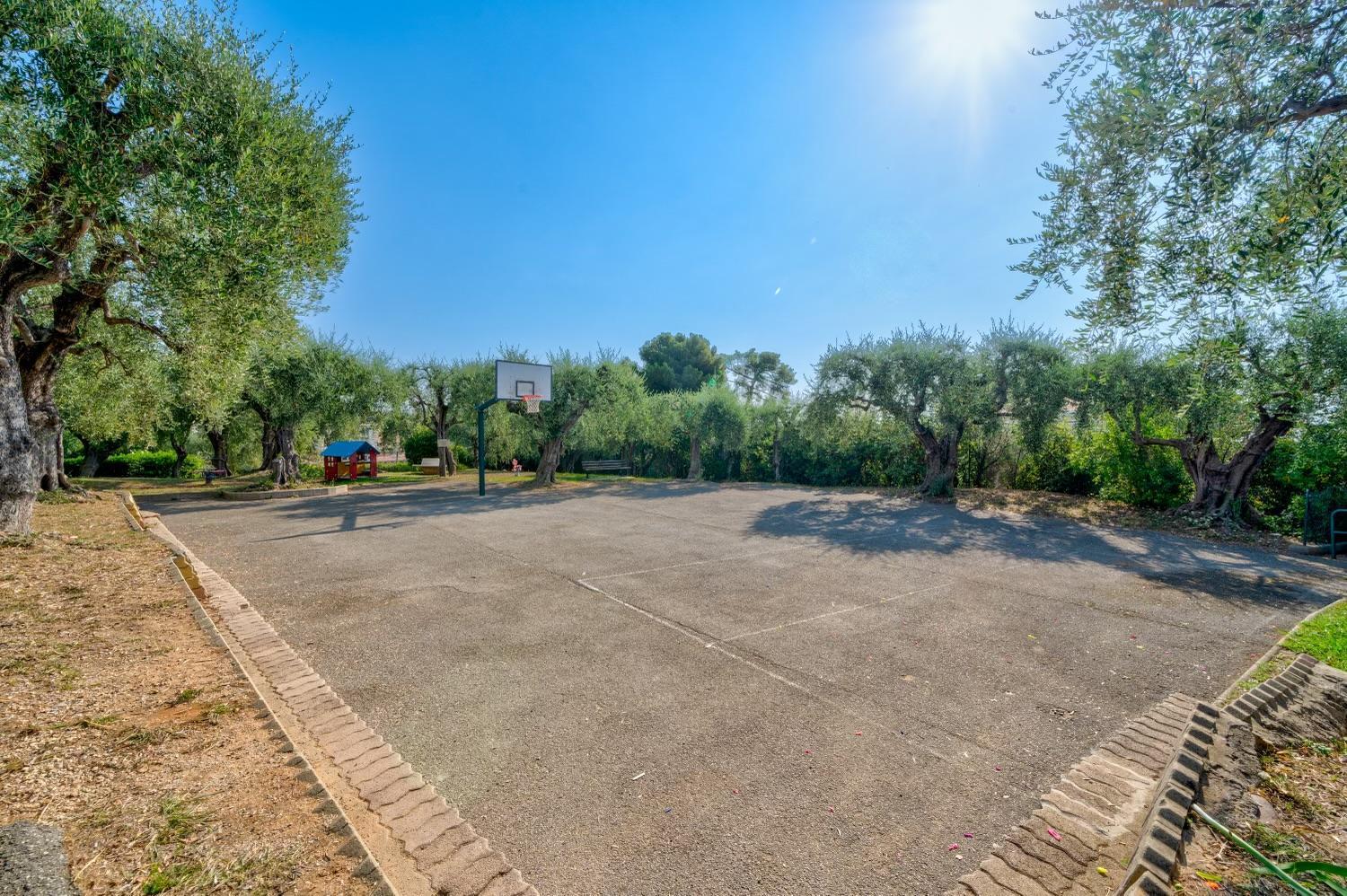 Superbe 2 Pieces Clim Et Parking Apartment Nice