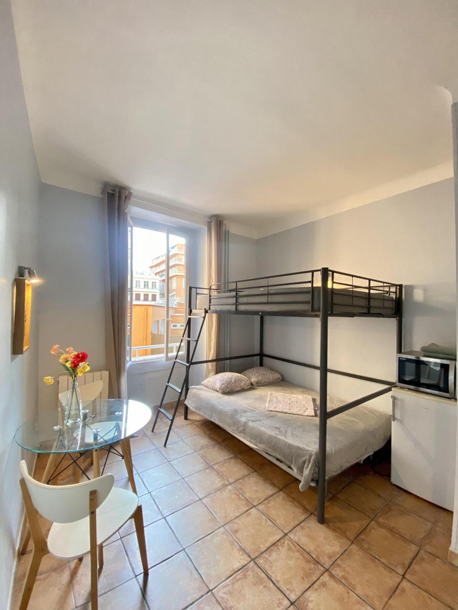 Apartment Carre D'or - Studio Gubernatis *