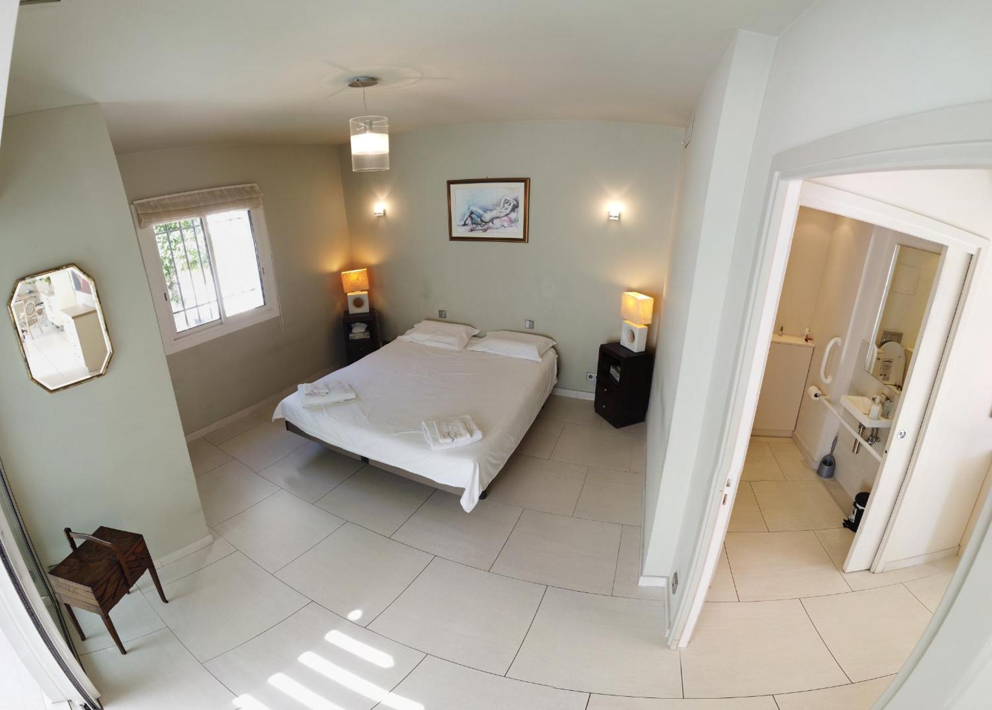 Spacieuse, Totalement Adaptee Aux Normes Pmr * Nice