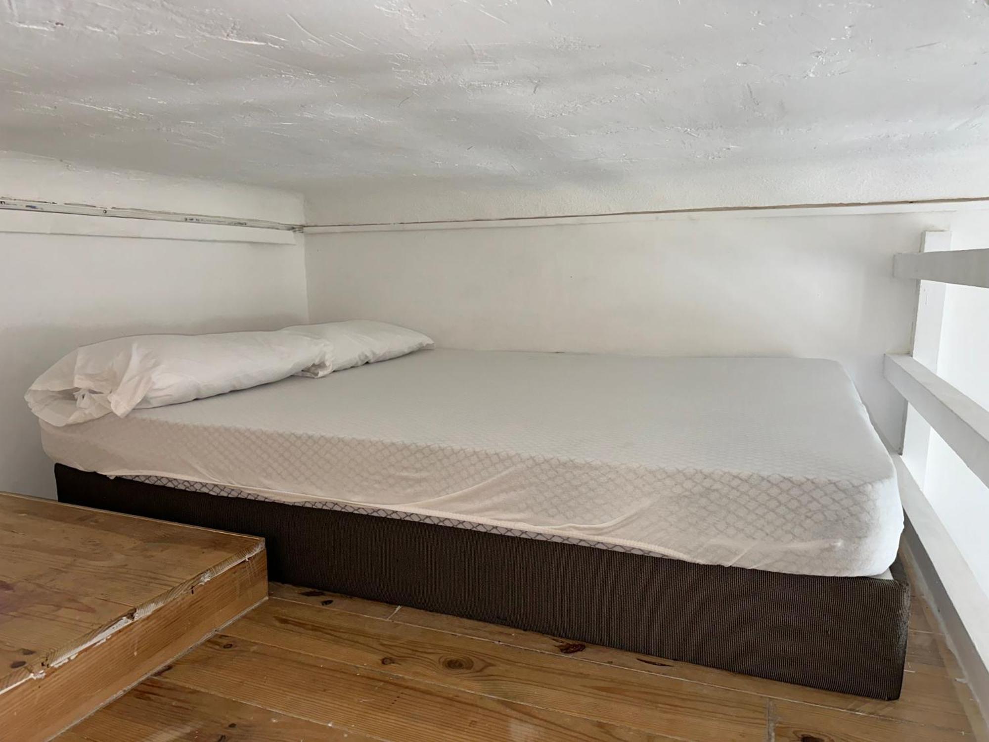 Capsule hotel Les Balconnets Ap3 Centre *