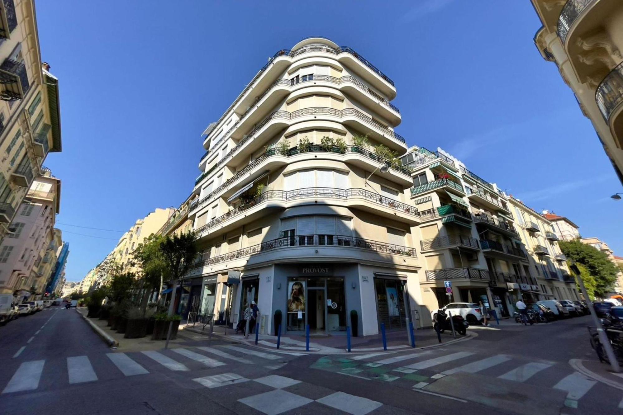 Rooftop At Palais De La Buffa - Happy