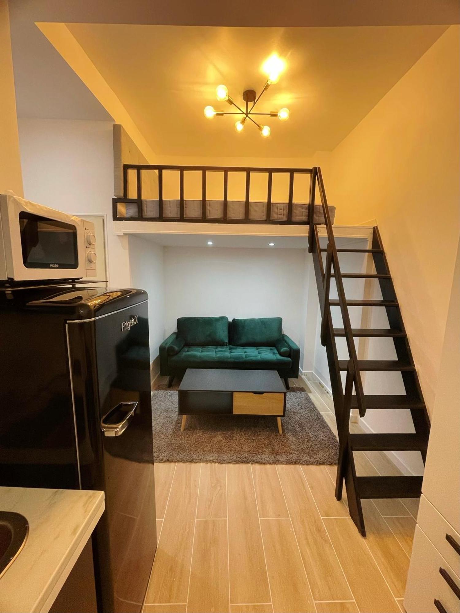 Charming In Center Apartment *