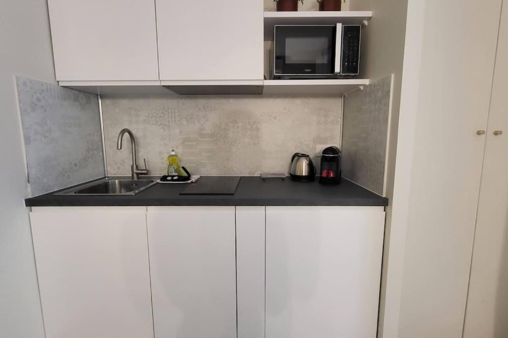 Patio D'azur- Coquet 2pers 2lits Proche Plages Apartment