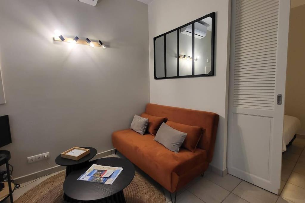 Patio D'azur- Coquet 2pers 2lits Proche Plages Appartement *