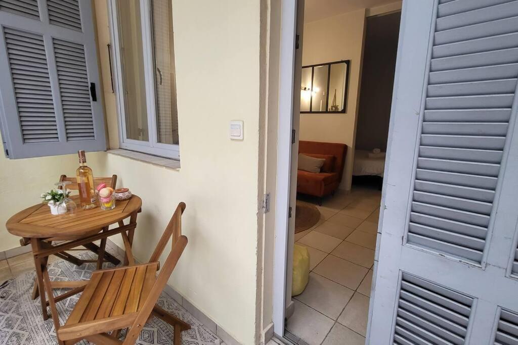 Appartement Patio D'azur- Coquet 2pers 2lits Proche Plages