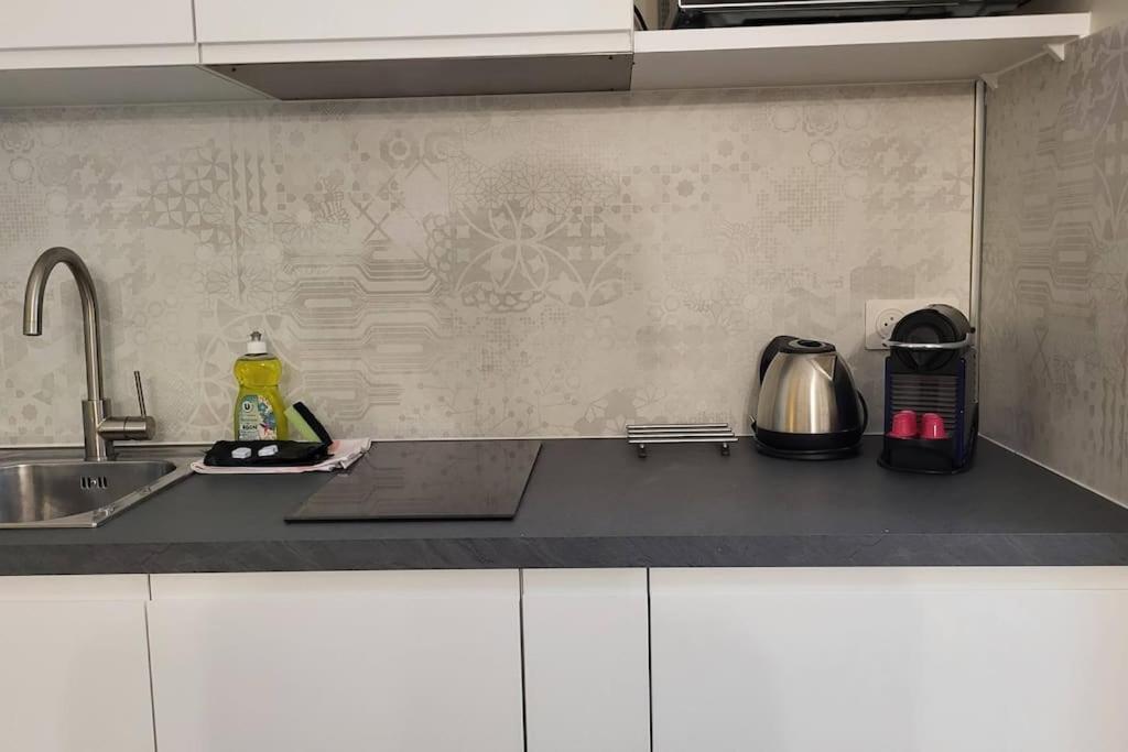 Appartement Patio D'azur- Coquet 2pers 2lits Proche Plages Nice
