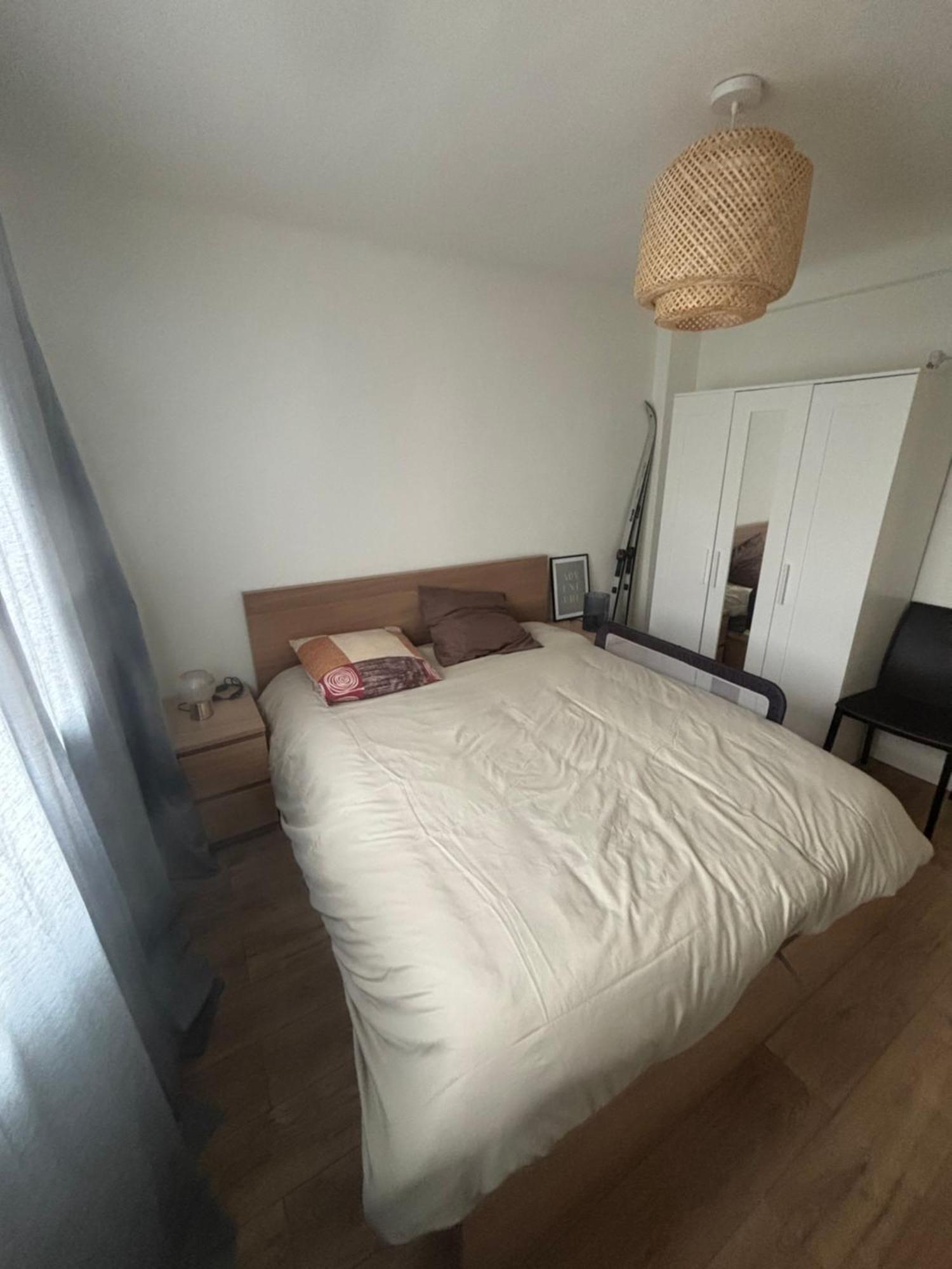 Confortable Et Cosy Sur Le Port De *