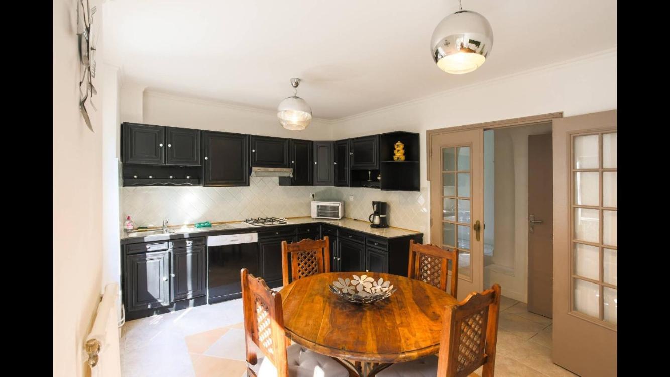 Laetitia - Appt De Charme Avec Parking - Nord Apartment