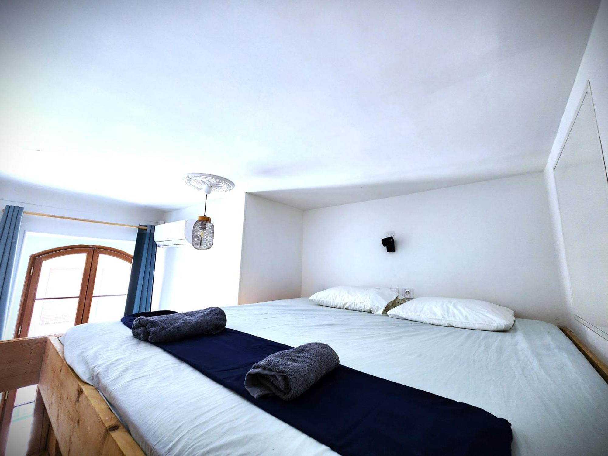 Big Flat - Le Cala - Hypercentre - 4 Chambres, 13 Personnes, Proche Gare Et Parking, Wifi, Air Conditioning L Groupe L Business L Famille Apartment *