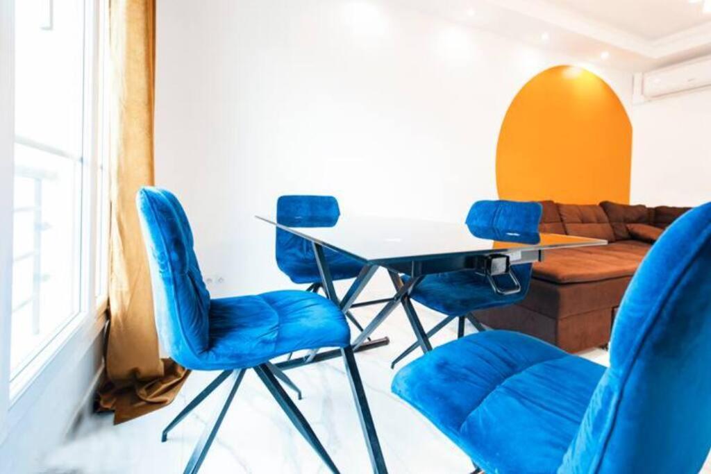 2p Moderne Proche Promenade Des Anglais, Apercu