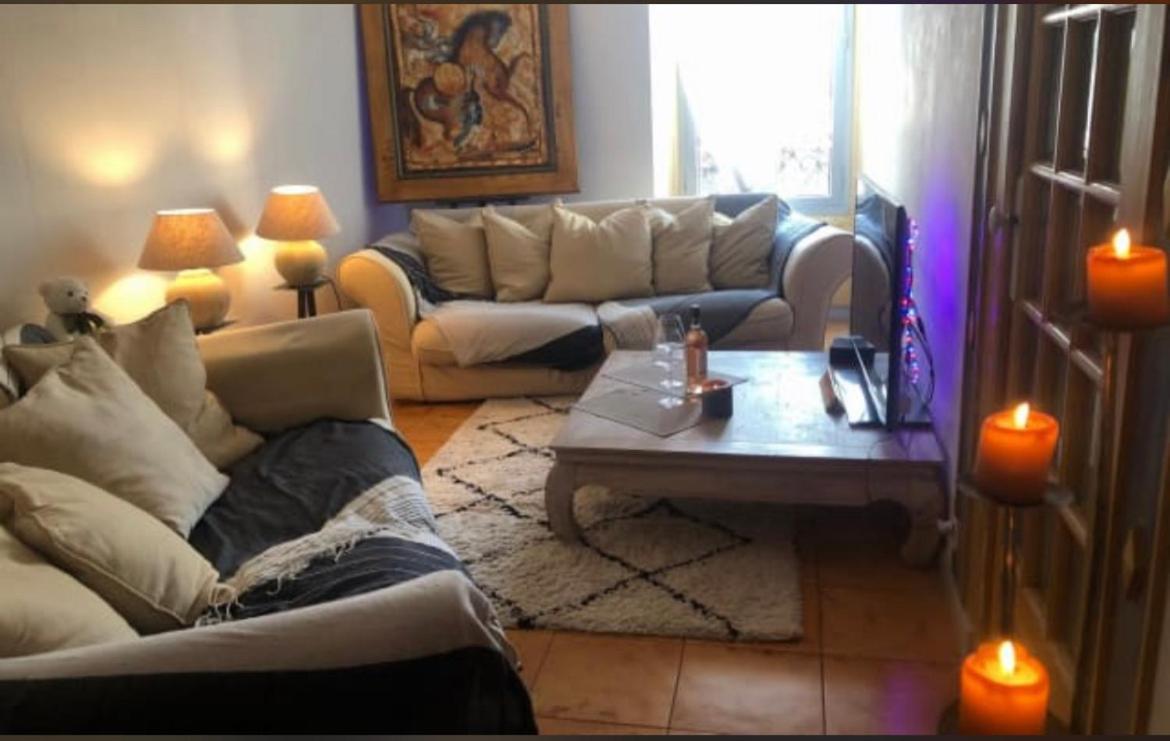 Near Port In A Shared Homestay *